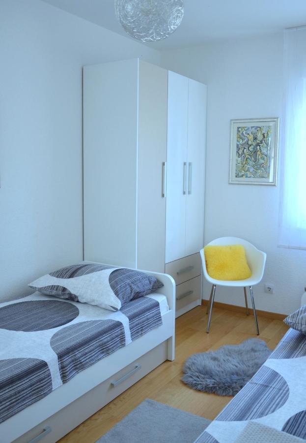 Iris Beach Apartments คาชเตลา ภายนอก รูปภาพ