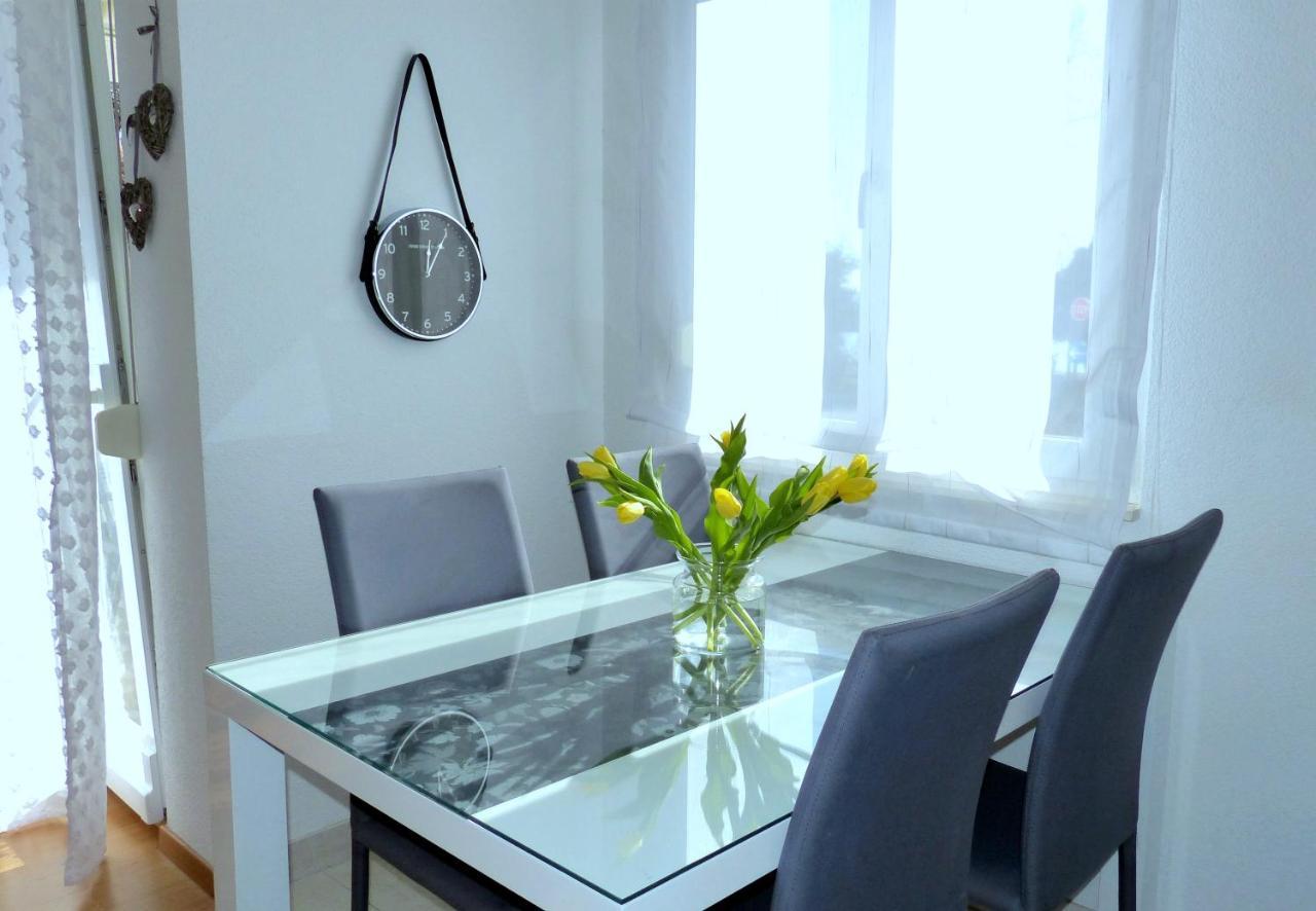 Iris Beach Apartments คาชเตลา ภายนอก รูปภาพ