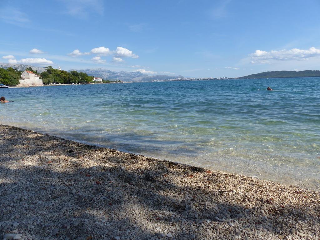 Iris Beach Apartments คาชเตลา ภายนอก รูปภาพ